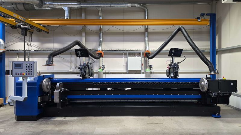 New equipment for welding articulated shafts.